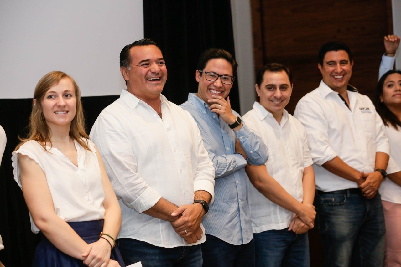 Renán Barrera destaca el papel de los jóvenes en la formación de ciudadanía