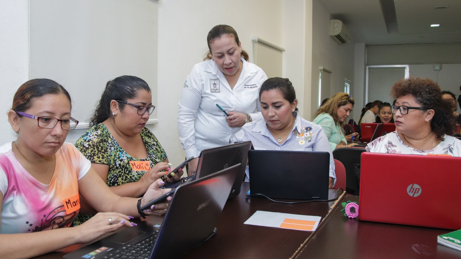 Docentes mejorarán sus competencias digitales