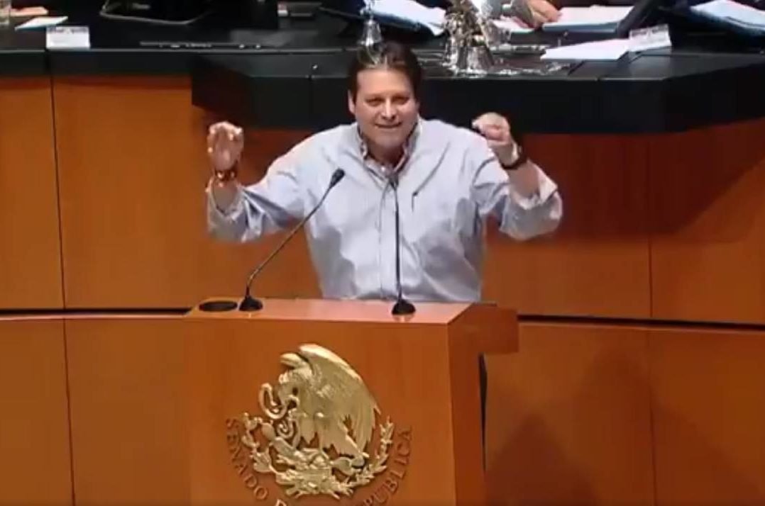 Senador del PRI pide que no se prohíba “tomarse una cervecita” en horario laboral