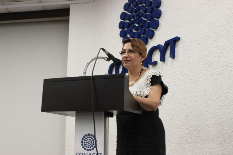 Dra. Teresa Hernández Sotomayor, pdta. AMC, sección sureste