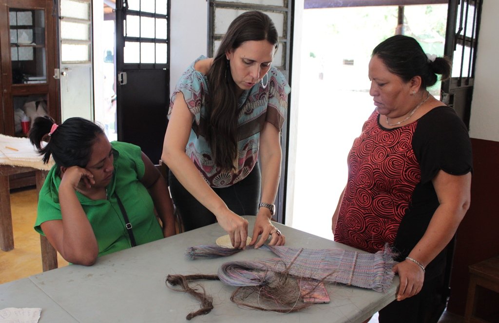 Visibilizan el trabajo de artesanas y artesanos de Yucatán en Semana de diseño
