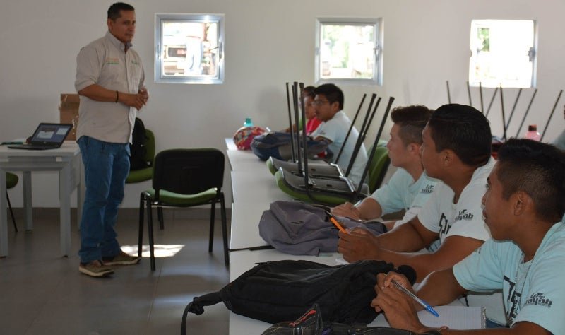 Detenida la demolición de tanque en Chicxulub