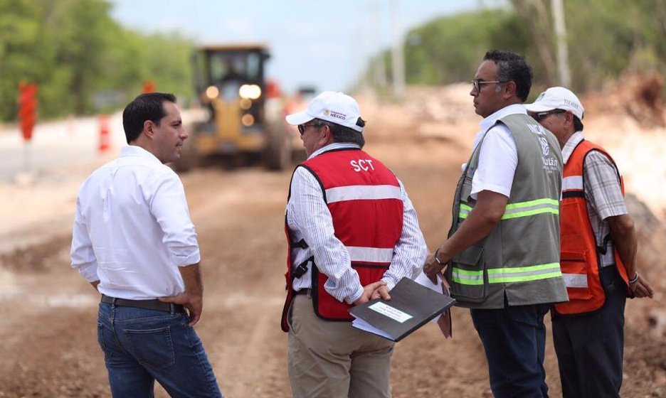 El Gobernador Vila supervisó trabajos en la carretera Mérida-Chetumal