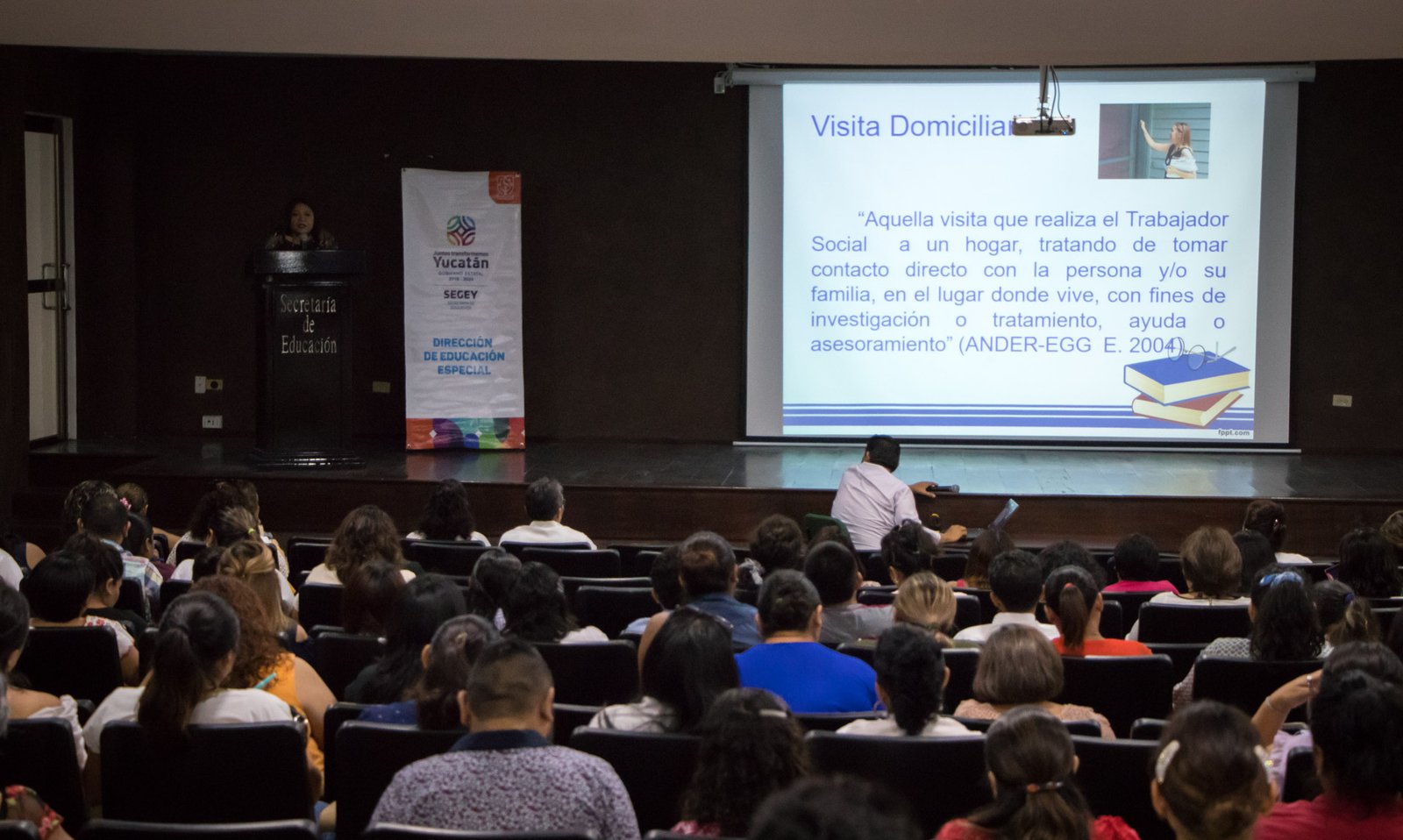 Trabajo social, lazo entre necesidades humanas y la formación académica