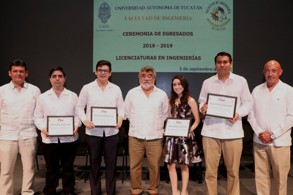 Premian a estudiantes destacados de la Facultad de Ingeniería