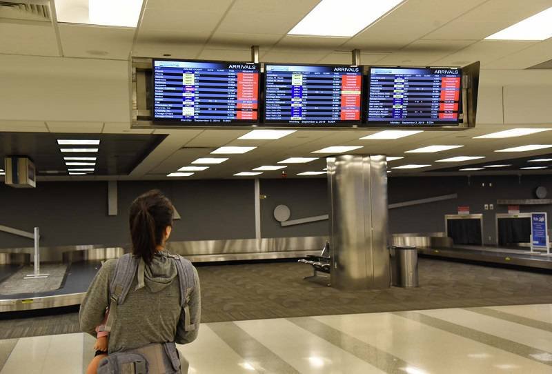 Cientos de vuelos cancelados cuando el huracán Dorian se arremolina hacia el norte