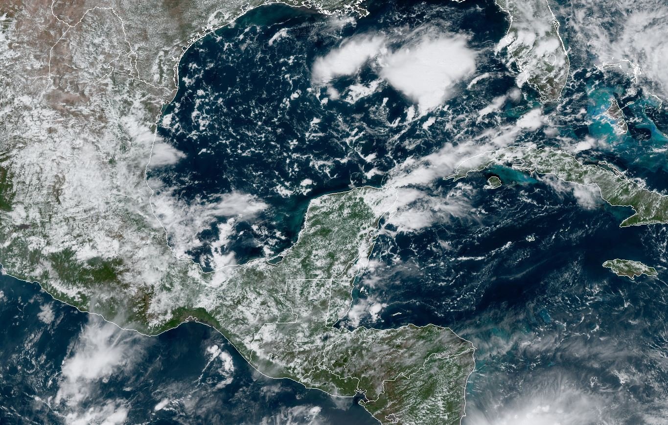 Fin de semana caluroso y chubascos vespertinos.