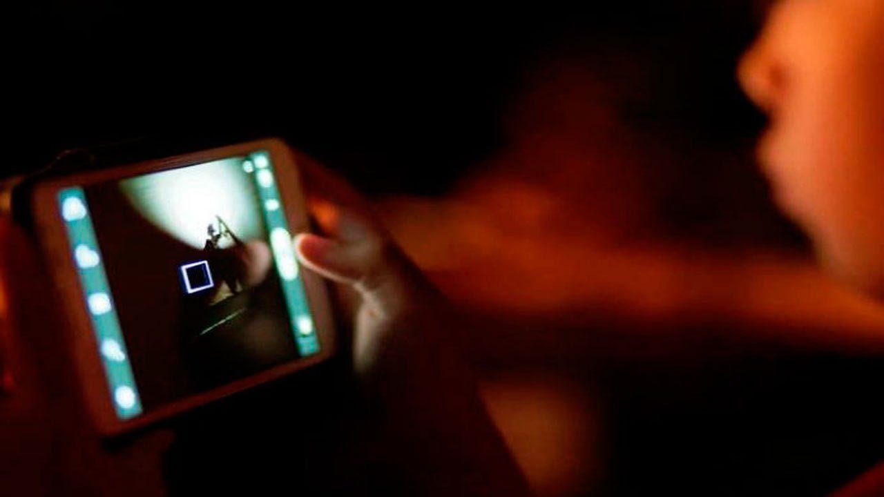 Niño de 8 años se suicida porque le quitaron el celular