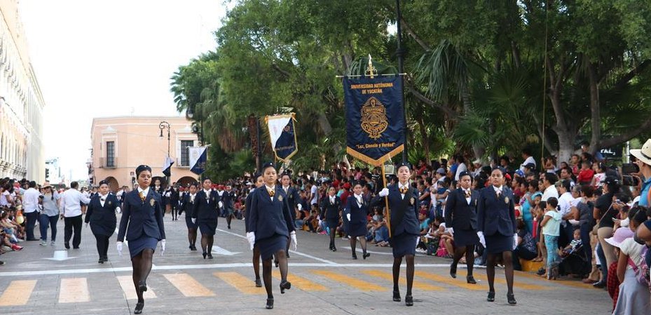 UADY presente en desfile Cívico – Militar