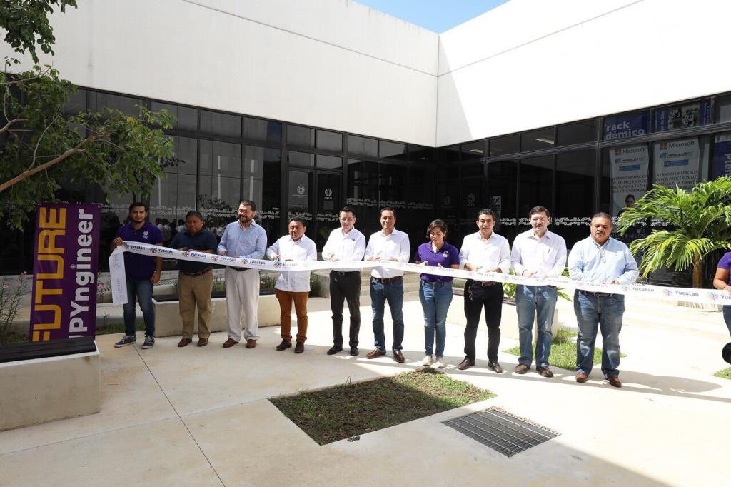El Gobernador Mauricio Vila Dosal entrega nuevas instalaciones y equipos tecnológicos de última generación a la UPY