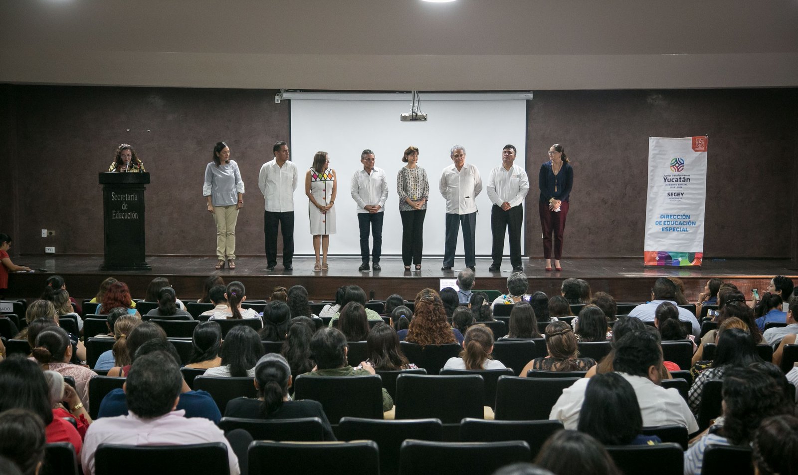 Con jornadas de capacitación, Segey celebra a personal de Educación Especial