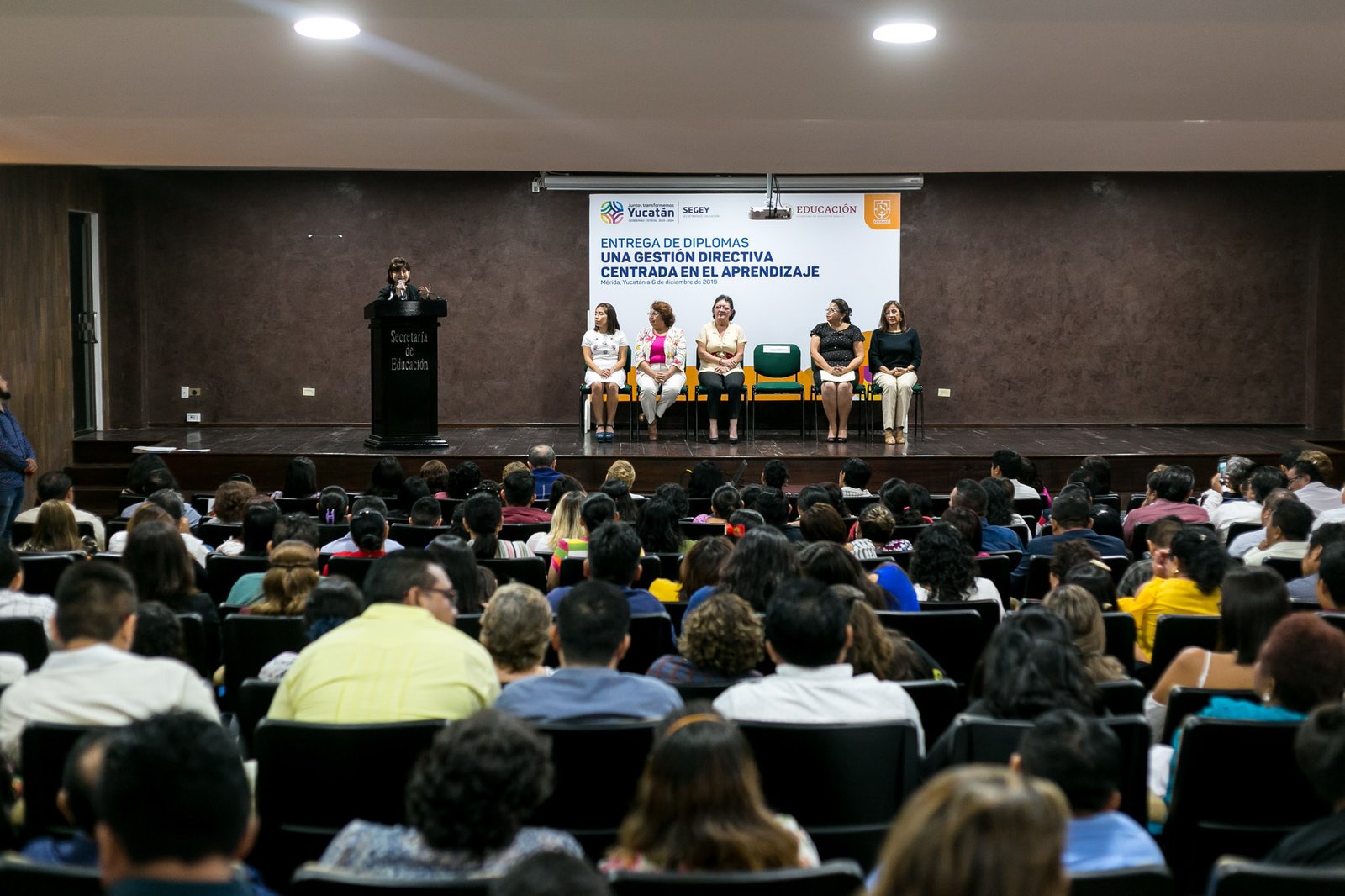 Capacitación de docentes, base de excelencia académica