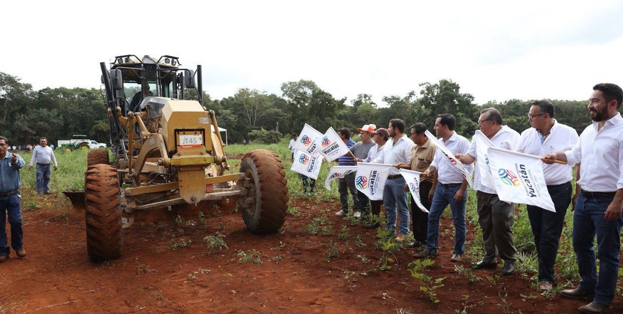 Mauricio Vila lleva salud, apoyos de vivienda y nuevas obras al sector agrícola