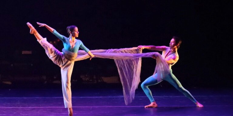 4F2A2FE3-03A7-4D1A-8A23-F180E74C6366