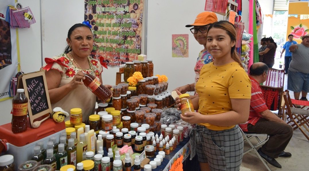 Éxito total de artesanías yucatecas en la Feria de Xmatkuil