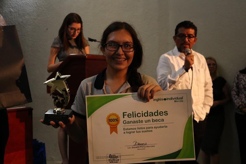 Compiten para conocer el mejor deletreador en inglés