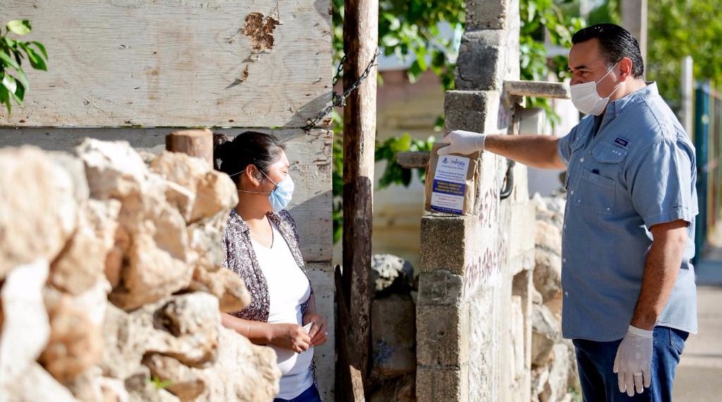 Renán Barrera supervisa II etapa de entrega de apoyos alimentarios