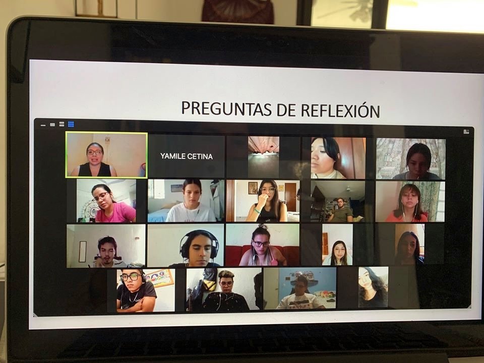 Escuelas privadas presionan por colegiaturas, padres piden intervención del gobierno.