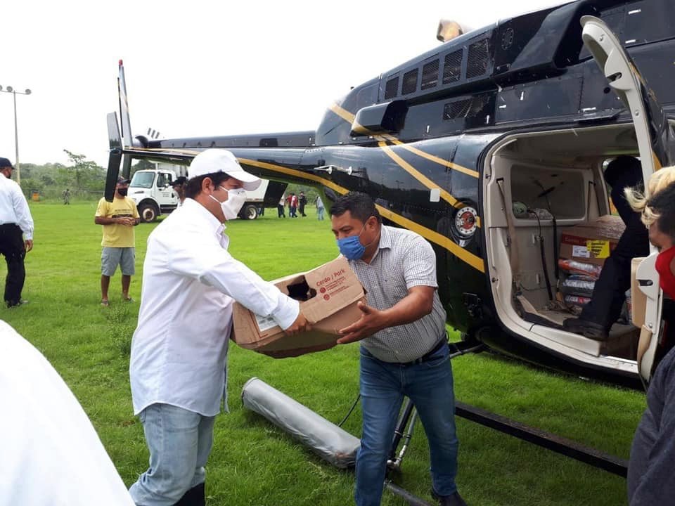 Gobierno del Estado distribuye alimentos para apoyar a las familias damnificadas