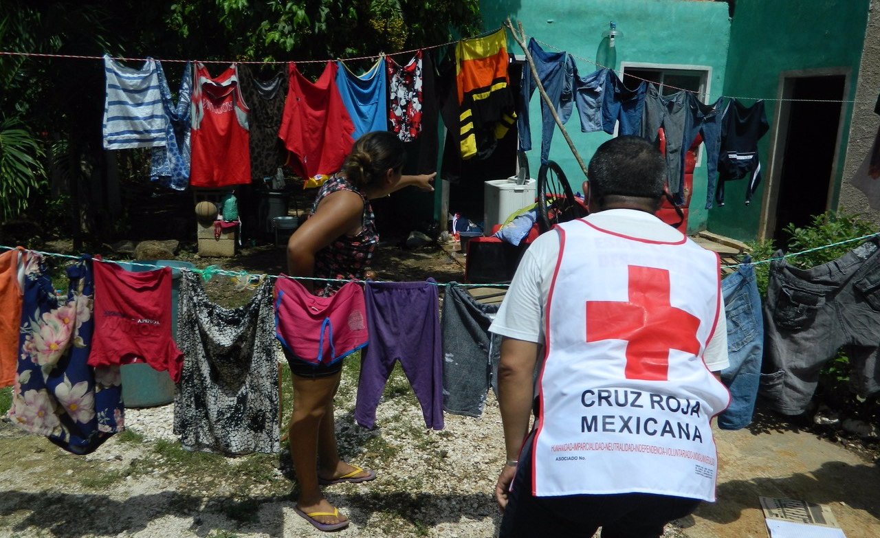Recorren Xocempich evaluadores de daños de Cruz Roja Mexicana Delegación Yucatán.