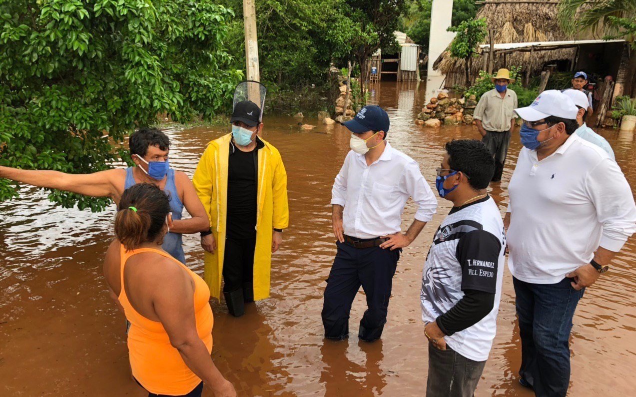Gobernador Mauricio Vila Dosal visita comunidades del sur afectadas por “Cristóbal”
