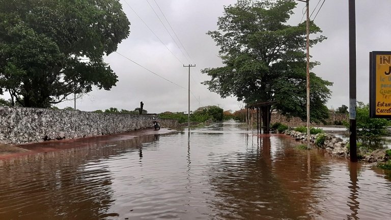 Incomunicados e inundados vecinos de Kimbilá