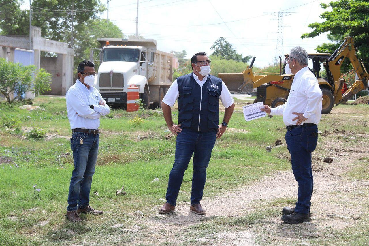 Avanzan obras para mejorar la infraestructura urbana en la ciudad, indica el alcalde Renán Barrera