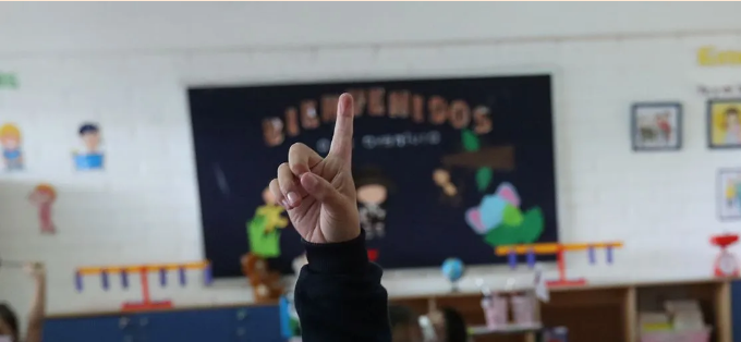 Screenshot_2021-03-01 Chile arranca el ciclo escolar con sólo 5% de sus alumnos en clases presenciales