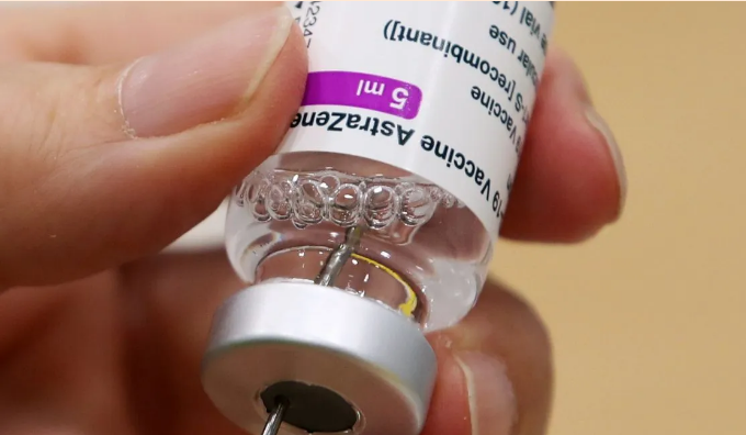 Screenshot_2021-04-06 Oxford pausa pruebas de vacuna Covid-19 de AstraZeneca en niños y adolescentes WSJ