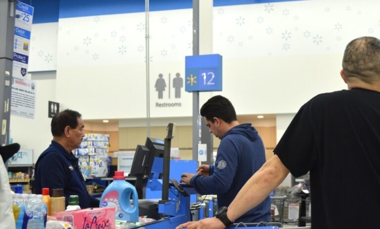 walmart-beneficios-aumentando-salarios-luchan_0_128_994_618