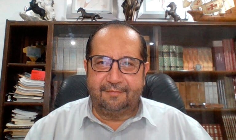 Abog Renán Solís 03