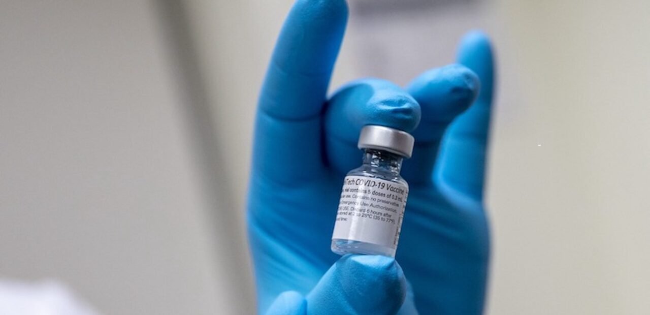 ¿Cómo tramitar un amparo para que vacunen a tu hijo contra covid?