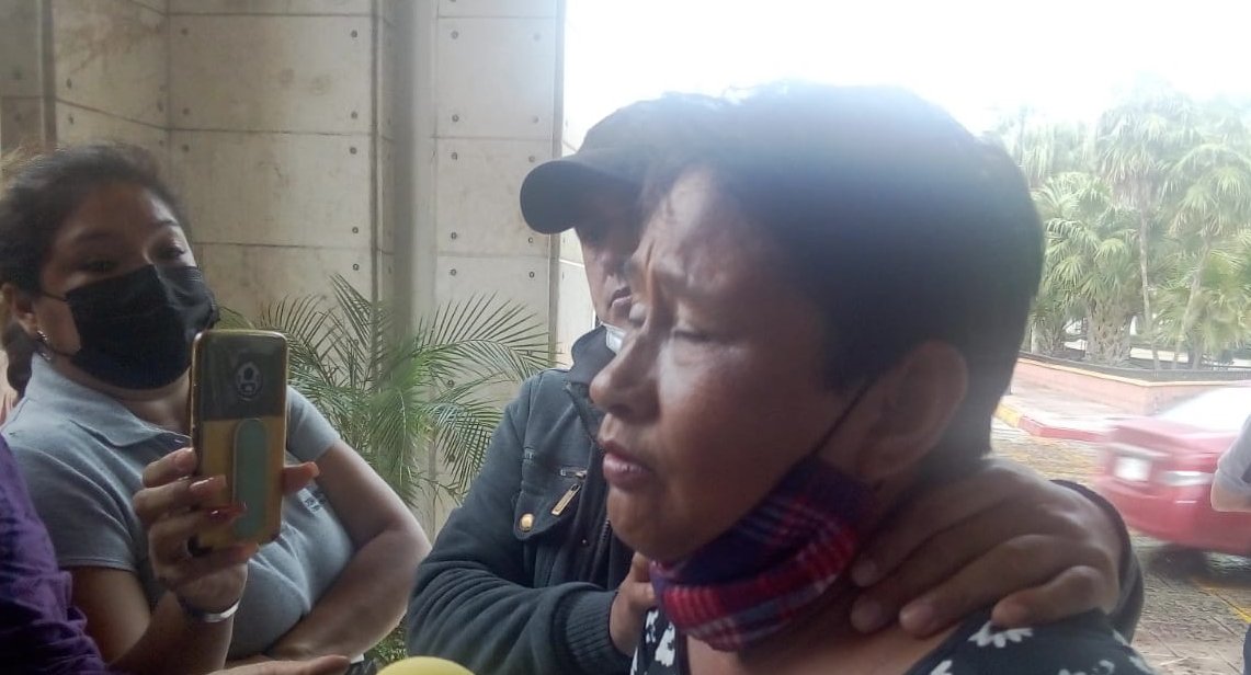 El alcalde Renán Barrera recibió a la mama del joven veracruzano