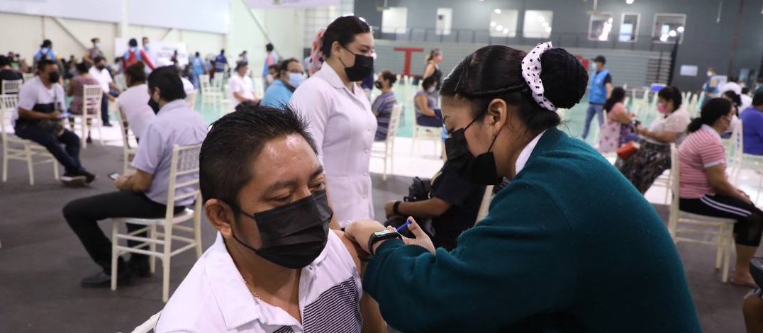 Yucatecos de 40 a 49 años en Mérida, comienzan a recibir la segunda dosis