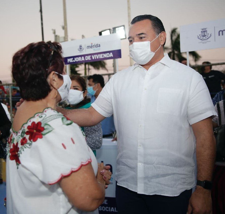 El alcalde Renán Barrera hace equipo con la sociedad por el desarrollo de Mérida