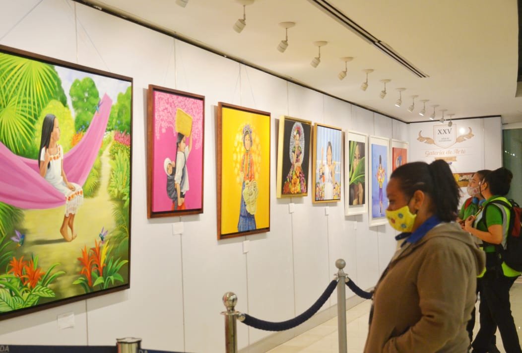 Lienzos mexicanos en el Aeropuerto Internacional de Mérida