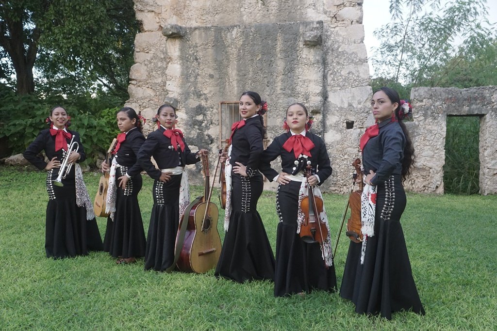 Mariachi Femenil «Mérida 200» celebra las fiestas patrias