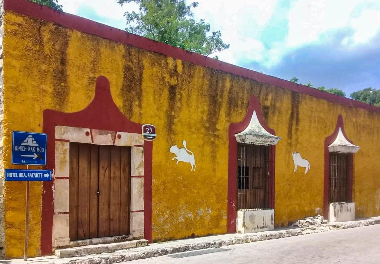 Entregan al INAH predio para Museo de Izamal.