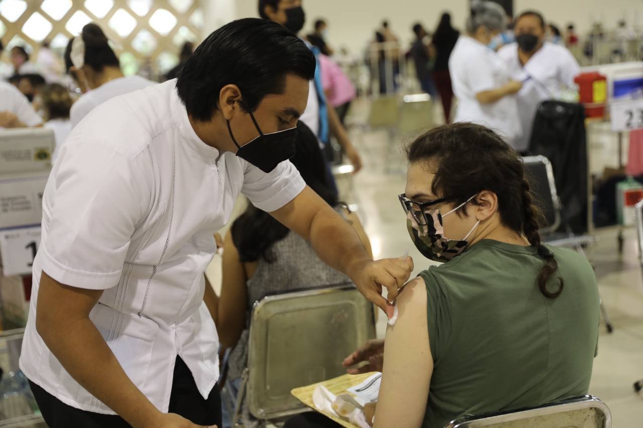 Yucatán establece nuevo récord de vacunación al aplicar 62,889 dosis en solo día