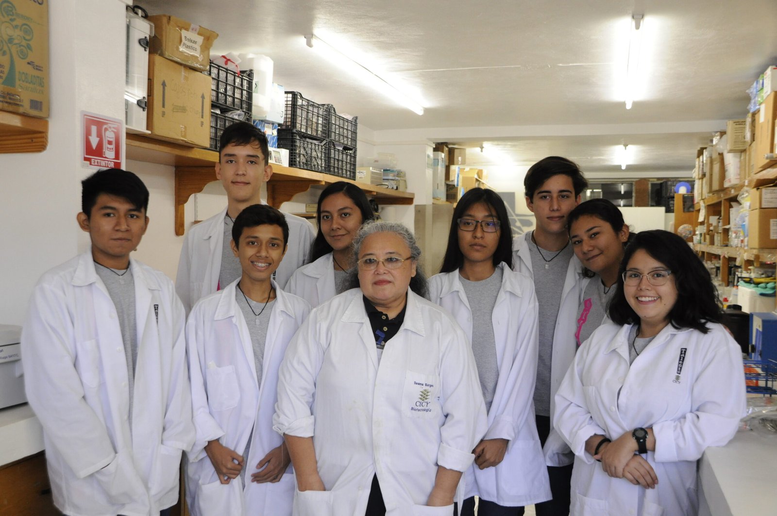 Jóvenes de todo el país inician proyectos científicos en el CICY