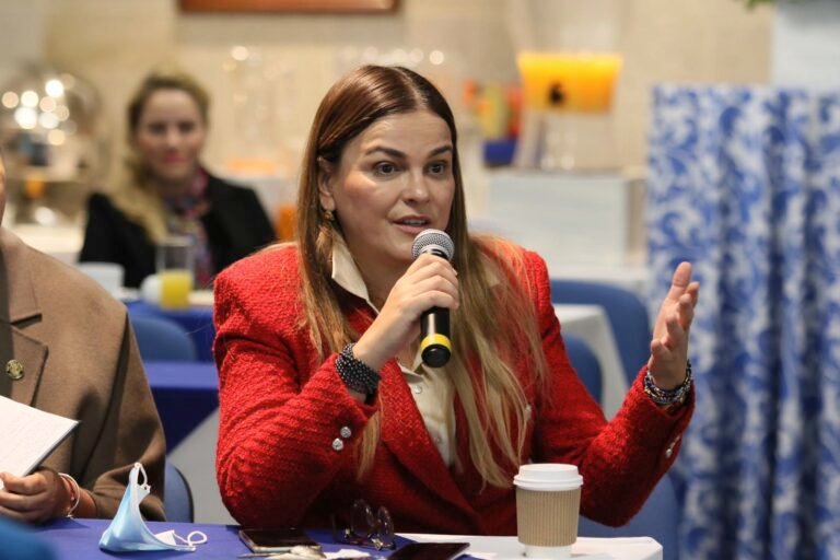 34EE863C-1E22-496F-B32E-209726FBF375