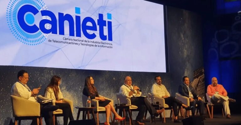 EE945A57-E2B2-44F0-8153-527129B0AAAF