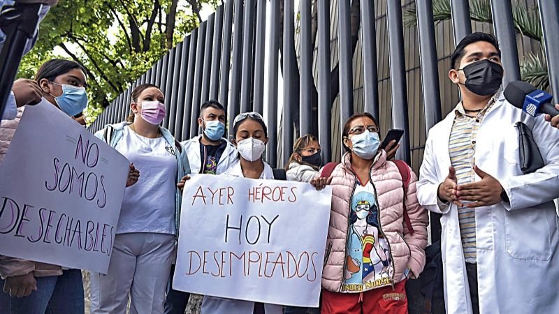 El Insabi “desecha” a personal médico y de enfermería