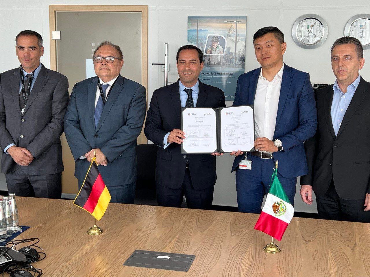 Mauricio Vila concreta firma con empresa alemana Preh para instalarse en Yucatán