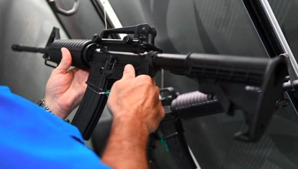 eua-avala-portar-armas