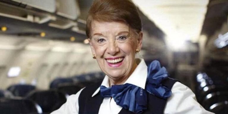 12EB8E3B-3BC3-422C-8A34-4E196345C6CD