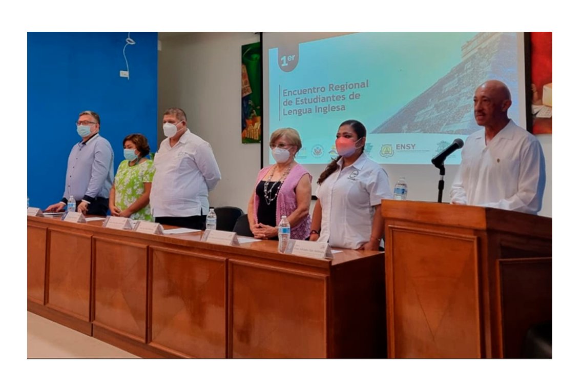 Estudiantes de lengua inglesa intercambian conocimientos  