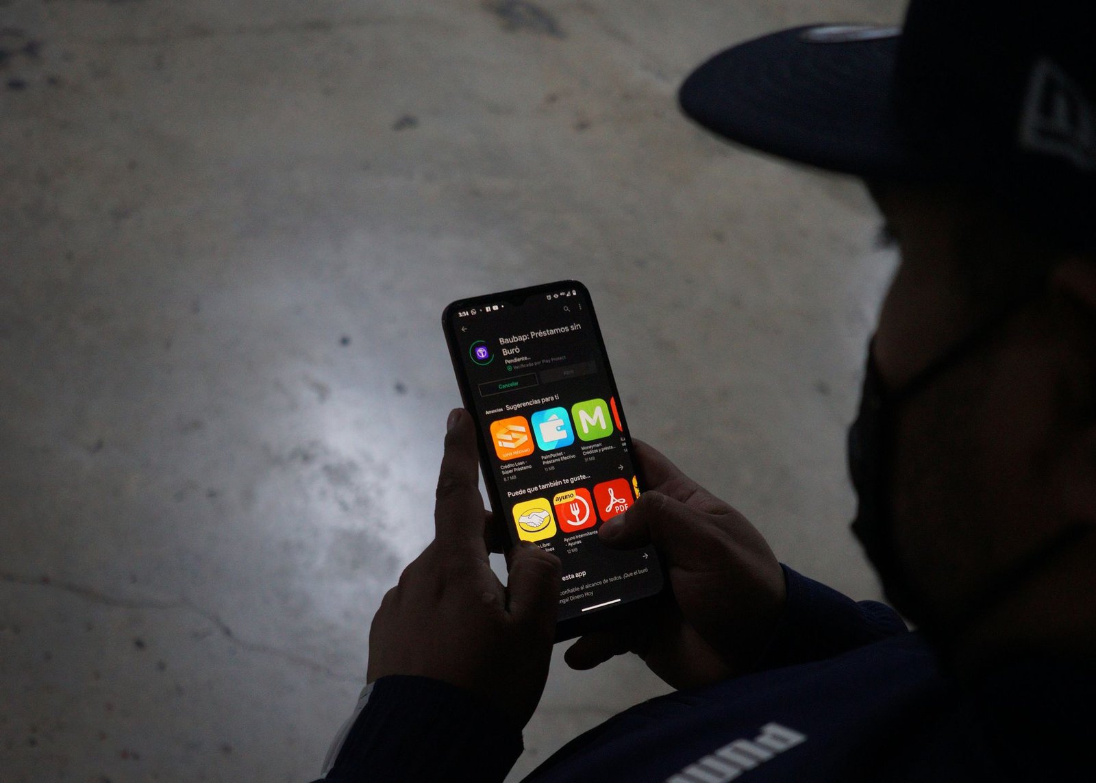 Los montadeudas, la nueva extorsión silenciosa que sufren miles de mexicanos tras pedir un crédito con el celular