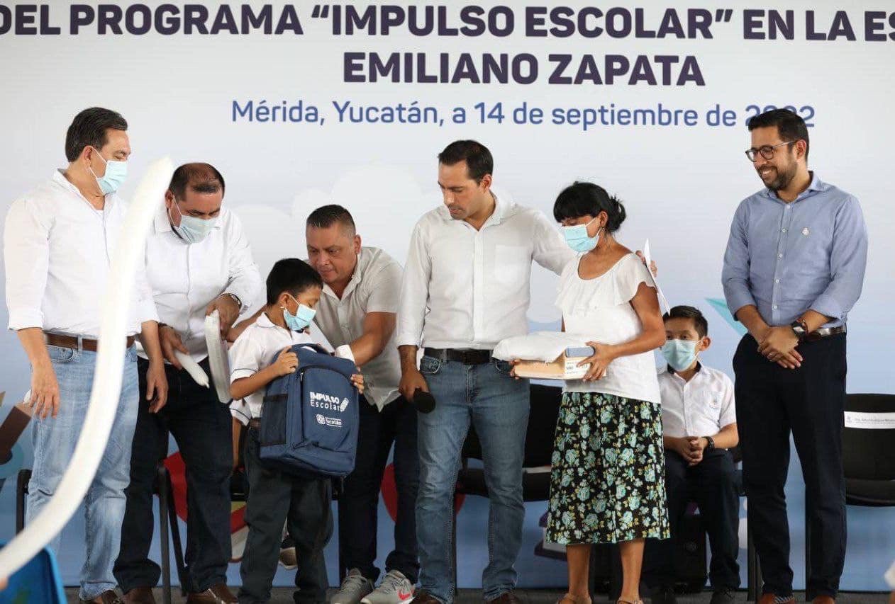 El Gobernador Mauricio Vila visita más escuelas y lleva apoyos de “Impulso Escolar” 