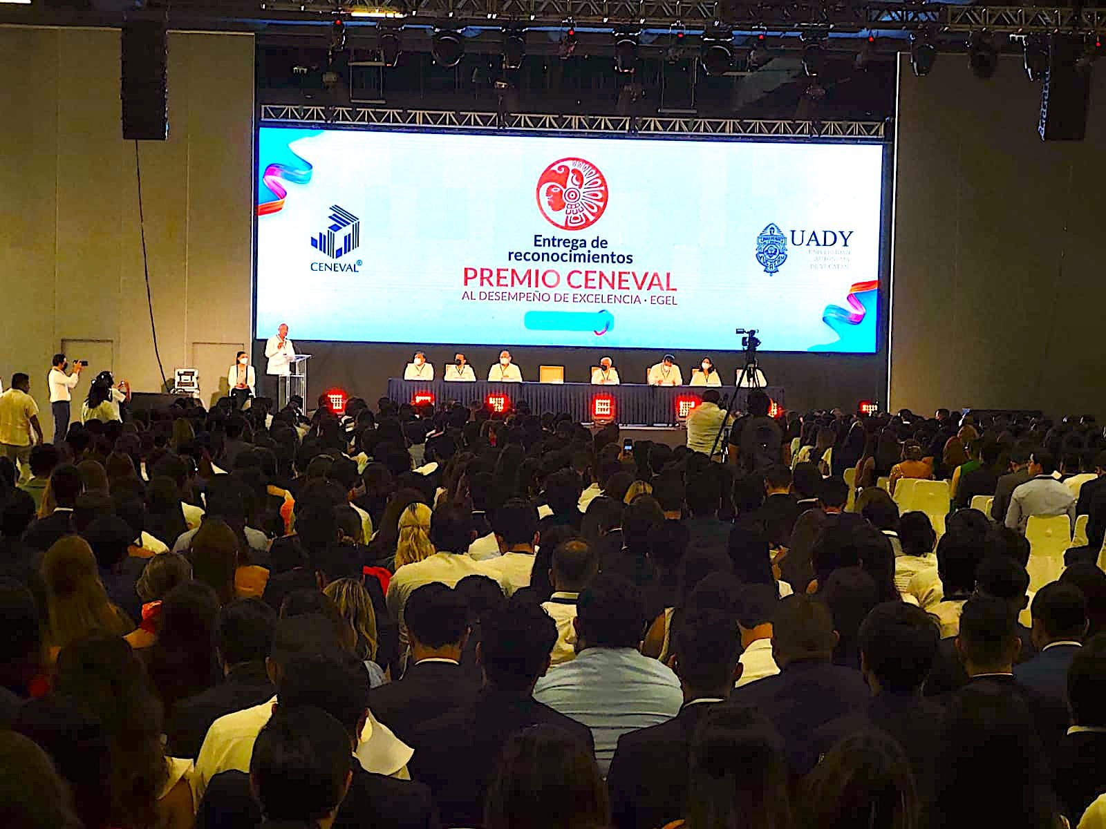 Yucatán, entre los cinco primeros del país, con más premios EGEL para universitarios